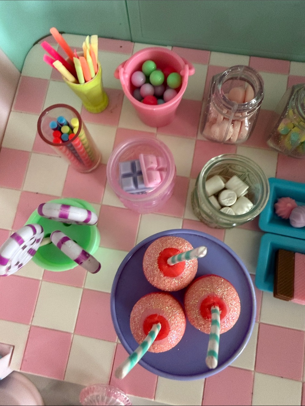 Glitter Girls Sweet Shop Playset - Pastel Pink & Mint Candy Store - Picture 5 of 9